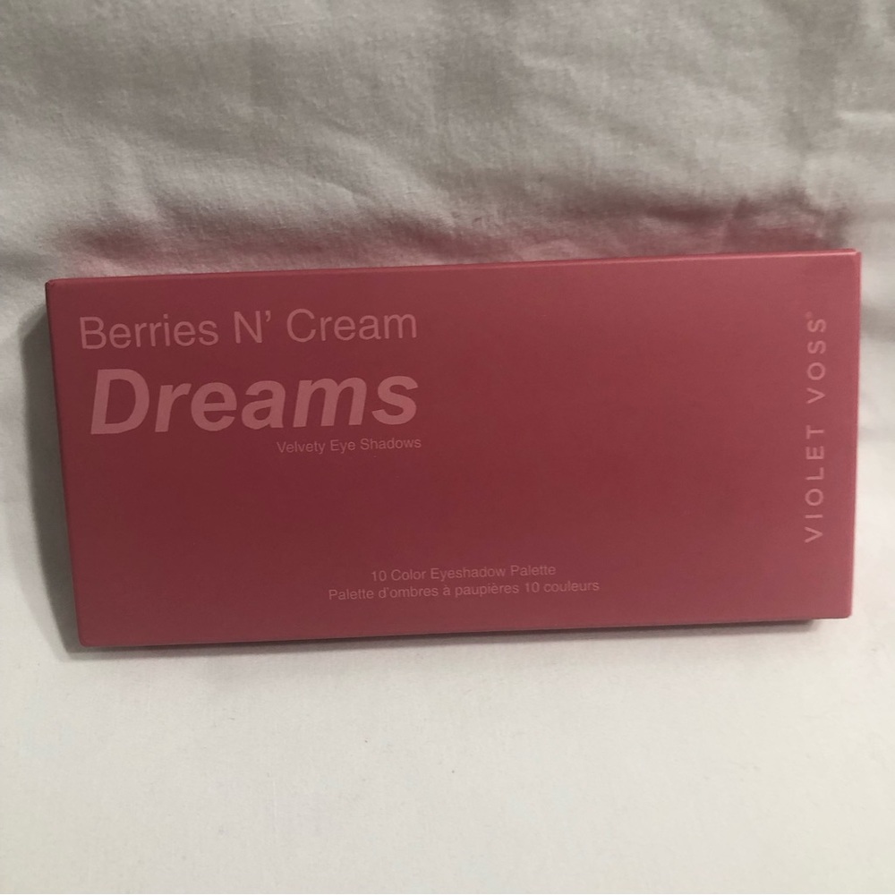 Palette 10 color velvety eyes Shadow Berries N’ Cream Dreams.
